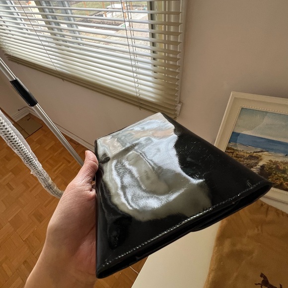 Vintage Celine Paris patent leather clutch. - Picture 9 of 10